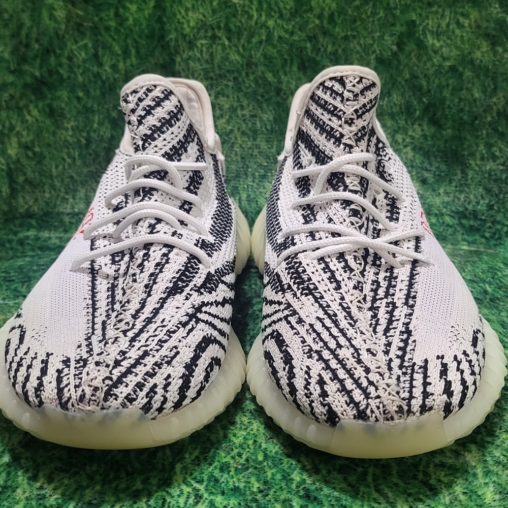 Yeezy 350 V2 Zebra Sneakers Size 7 Men (8.5 Wmn) - Picture 5 of 9